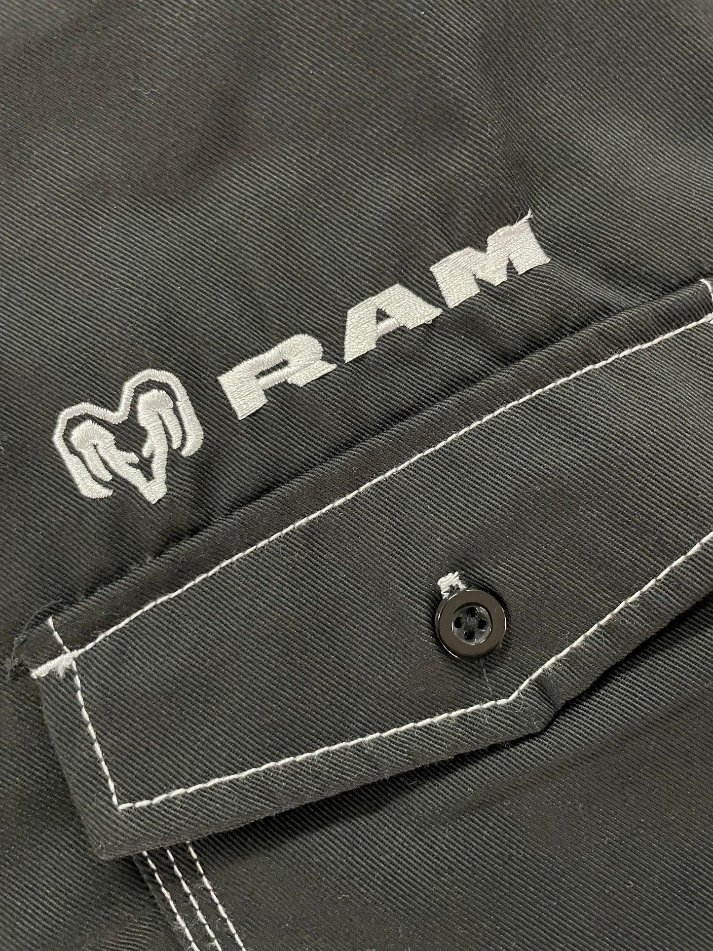 Dodge RAM Mechanikerhemd RAM 4x4 Traditionally Tough Schwarz